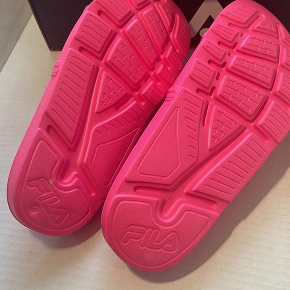 New - Picture 3 of 3